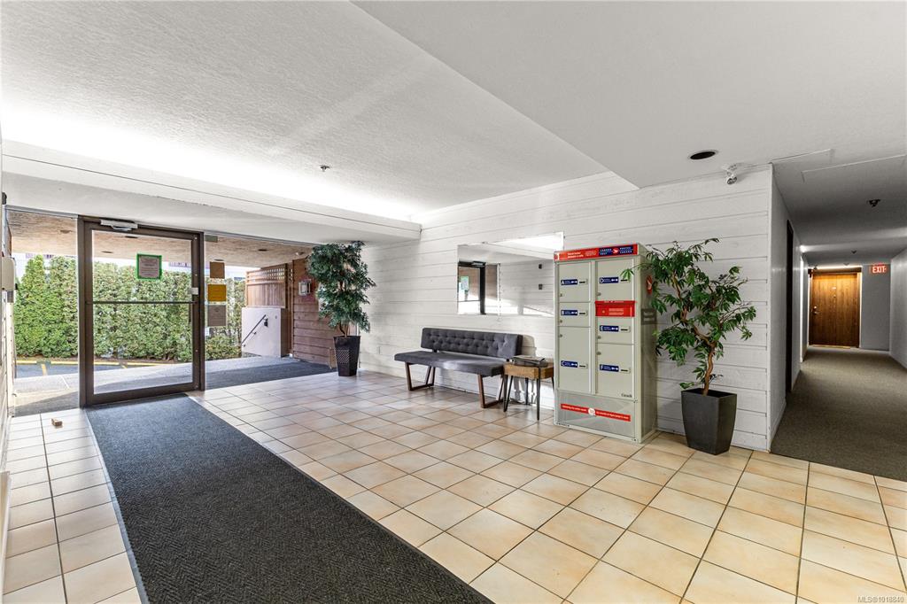 Third View of 3277 Glasgow Ave, Cragie Knoe, Saanich, BC, V8X 1M3