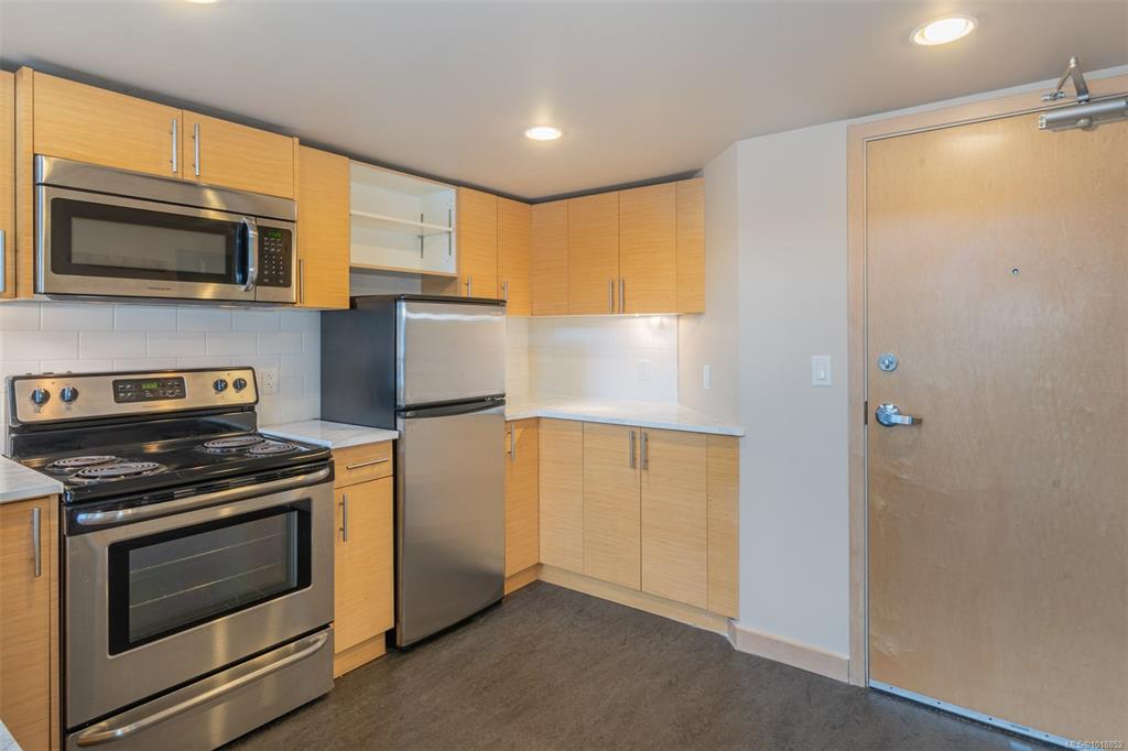 Third View of 787 Tyee Rd, Victoria, BC, V9A 7R5