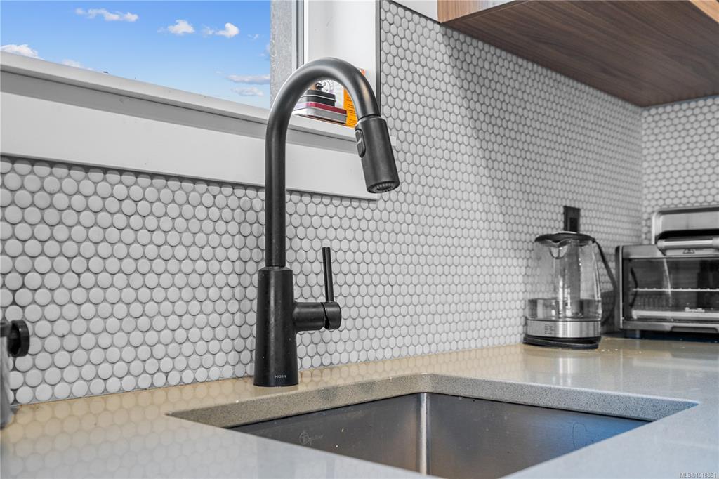 Fifth View of 515 Chatham St, Ironworks, Victoria, BC, V8T 0C8