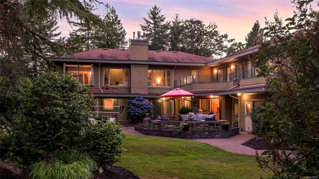 Fifth View of 2895 Lansdowne Rd, Oak Bay, BC, V8R 3P8