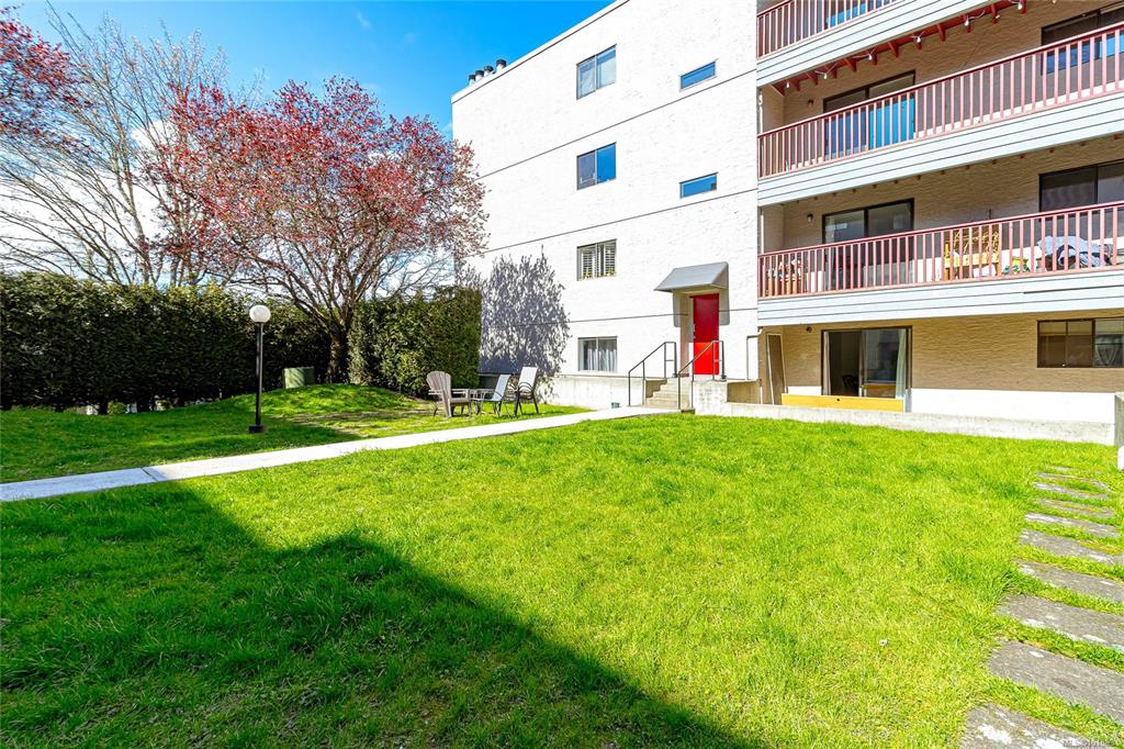 Third View of 3255 Glasgow Ave, Saanich, BC, V8X 1E5