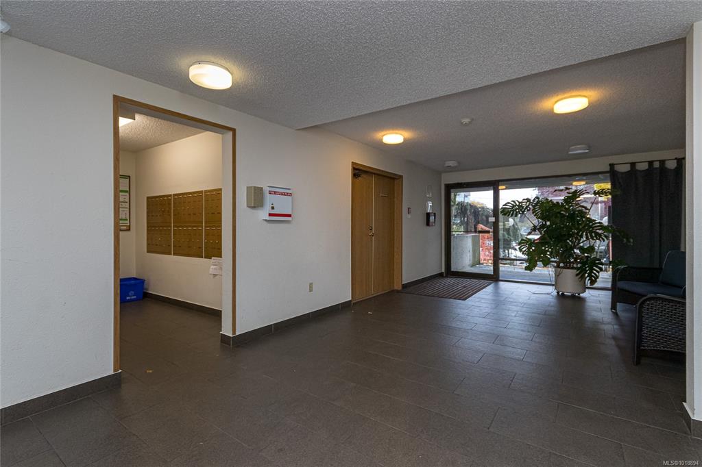 Fourth View of 3255 Glasgow Ave, Saanich, BC, V8X 1E5