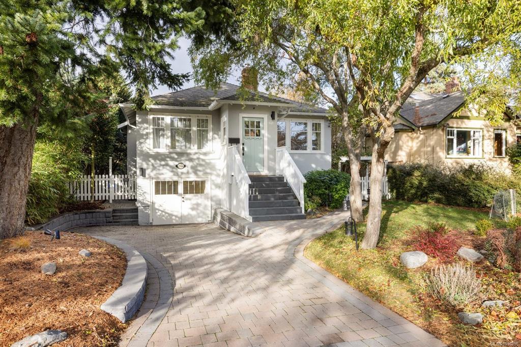 Third View of 2168 Bartlett Ave, Oak Bay, BC, V8S 2P9