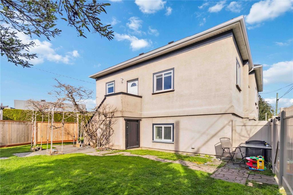 806 Old Esquimalt Rd, 1018898, BC,