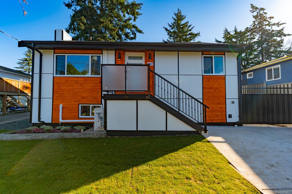 Third View of 4037 Lakehill Pl, Saanich, BC, V8X 2J6