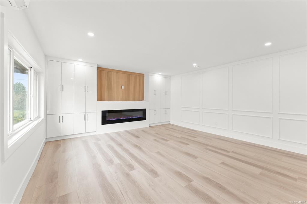 Fourth View of 4037 Lakehill Pl, Saanich, BC, V8X 2J6