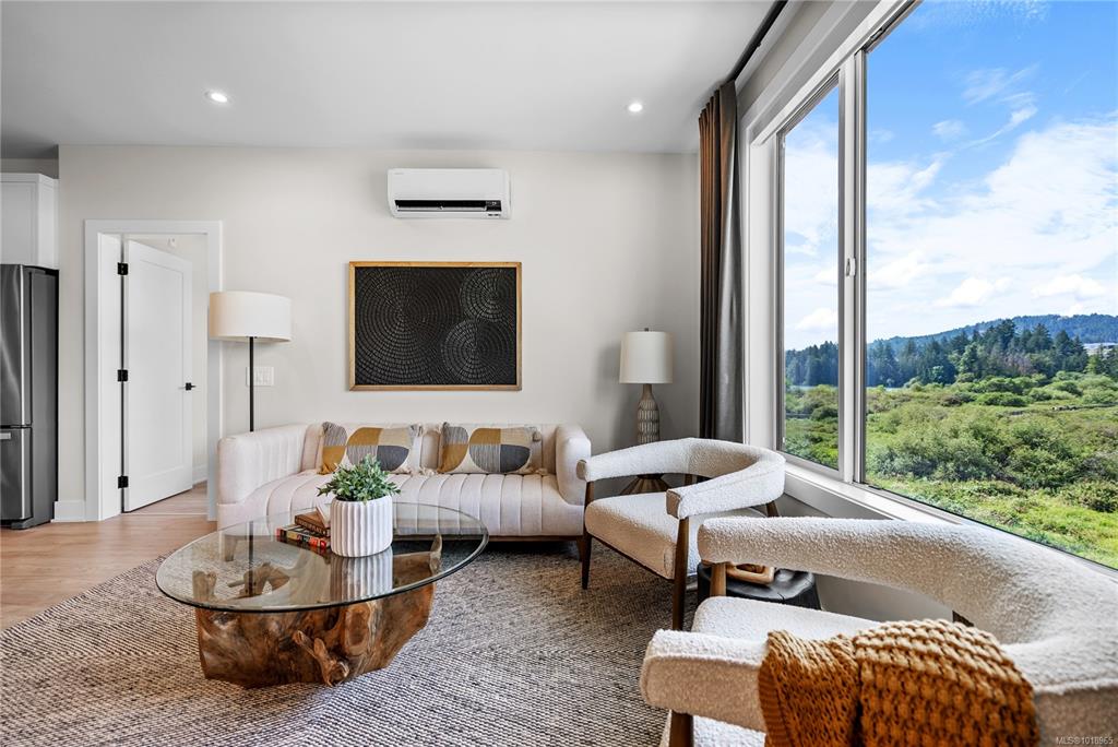 1371 Goldstream Ave, 1018965, BC,