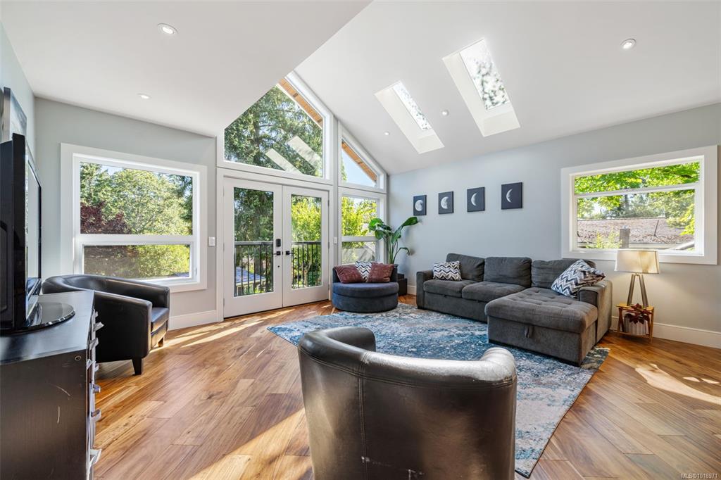 Fourth View of 920 Arundel Dr, Saanich, BC, V9A 2C3