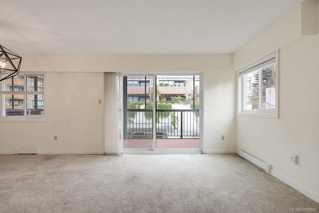 Fifth View of 1039 Linden Ave, Victoria, BC, V8V 4H3