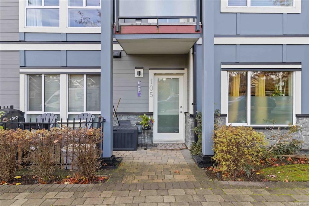 Third View of 4050 Douglas St, Christmas Hill Green, Saanich, BC, V8X 0A5