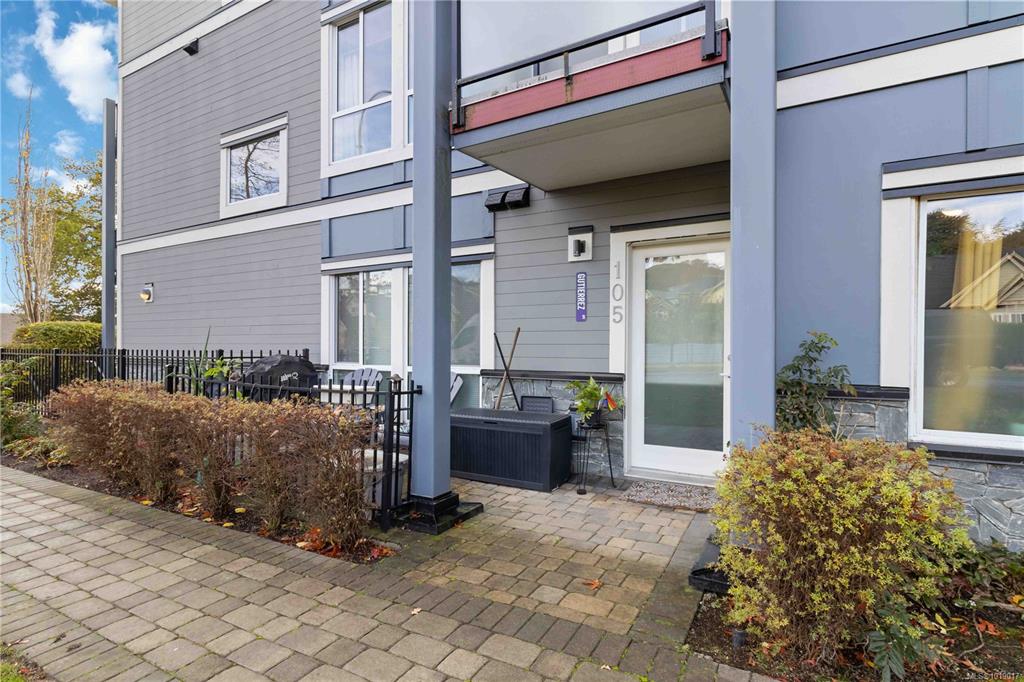 Fourth View of 4050 Douglas St, Christmas Hill Green, Saanich, BC, V8X 0A5