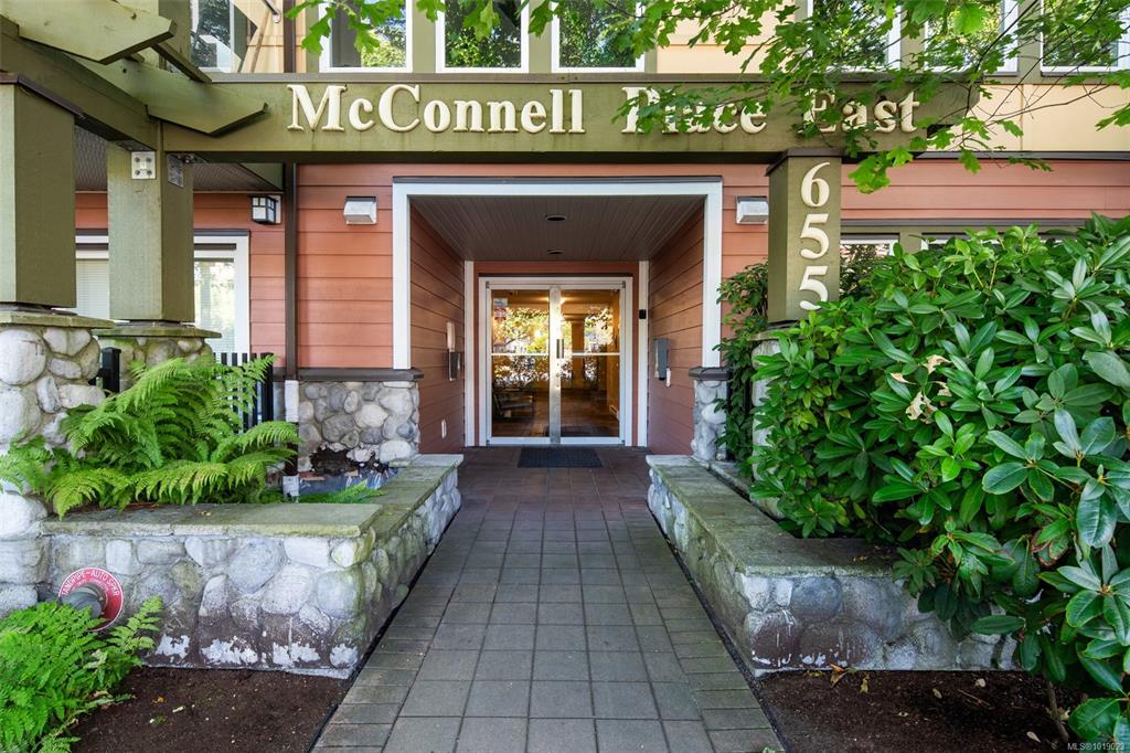 655 Goldstream Ave, 1019023, BC,