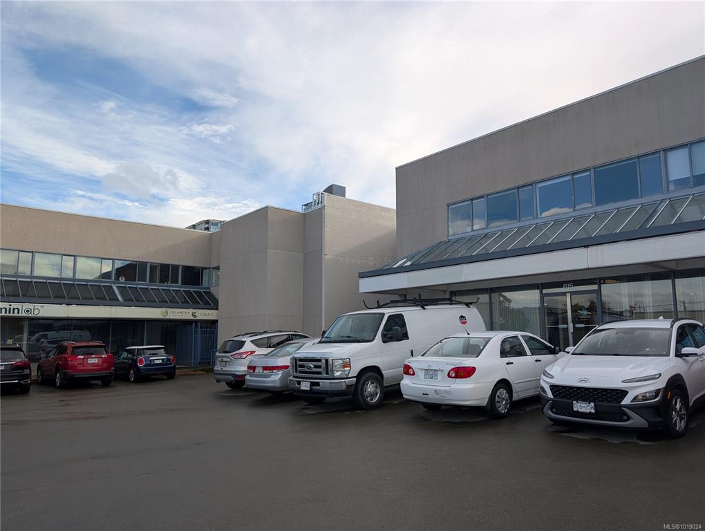 Third View of 615 Discovery St, Victoria, BC, V8G 5T4