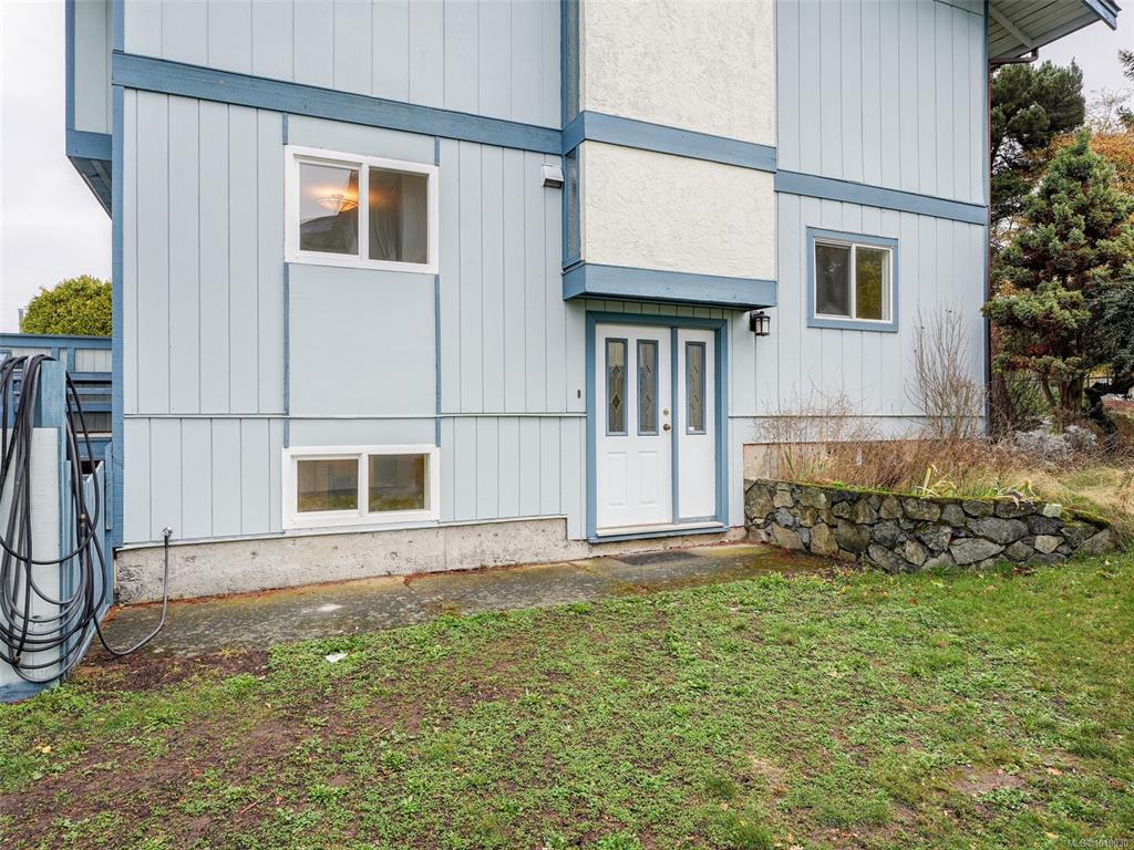 Third View of 3987 Gordon Head Rd, Saanich, BC, V8N 3X5