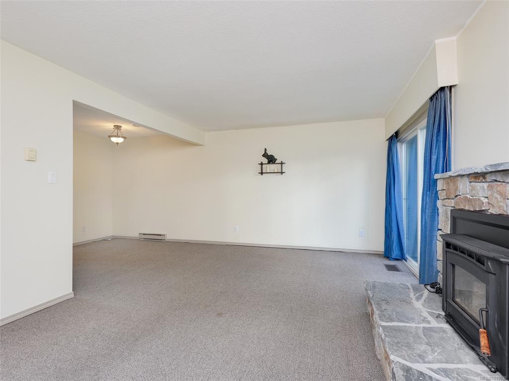 Fifth View of 3987 Gordon Head Rd, Saanich, BC, V8N 3X5