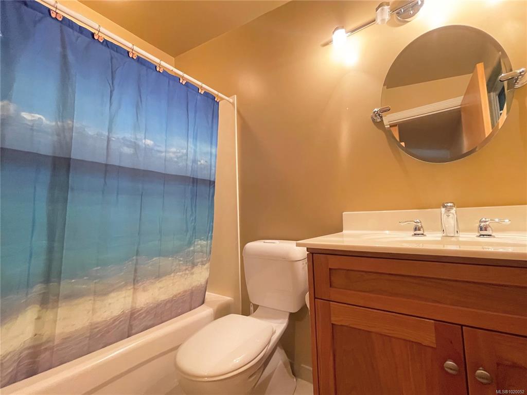 Fourth View of 985 Gloria Pl, Saanich, BC, V8Y 1L4