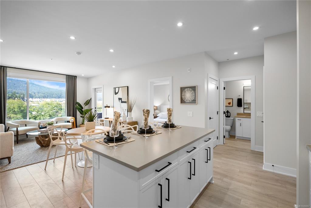 1371 Goldstream Ave, 1020067, BC,