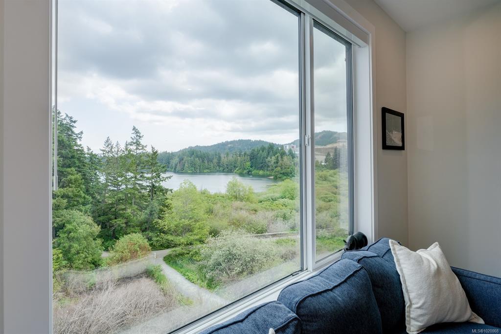 1361 Goldstream Ave, 1020068, BC,