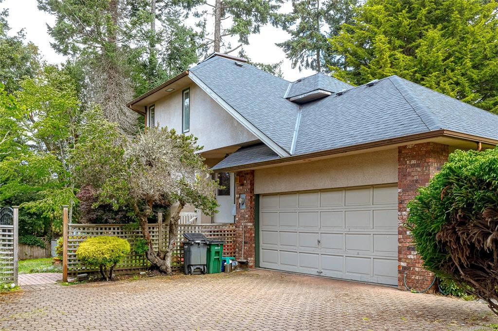 3910 Gibson Crt, 1020245, BC,