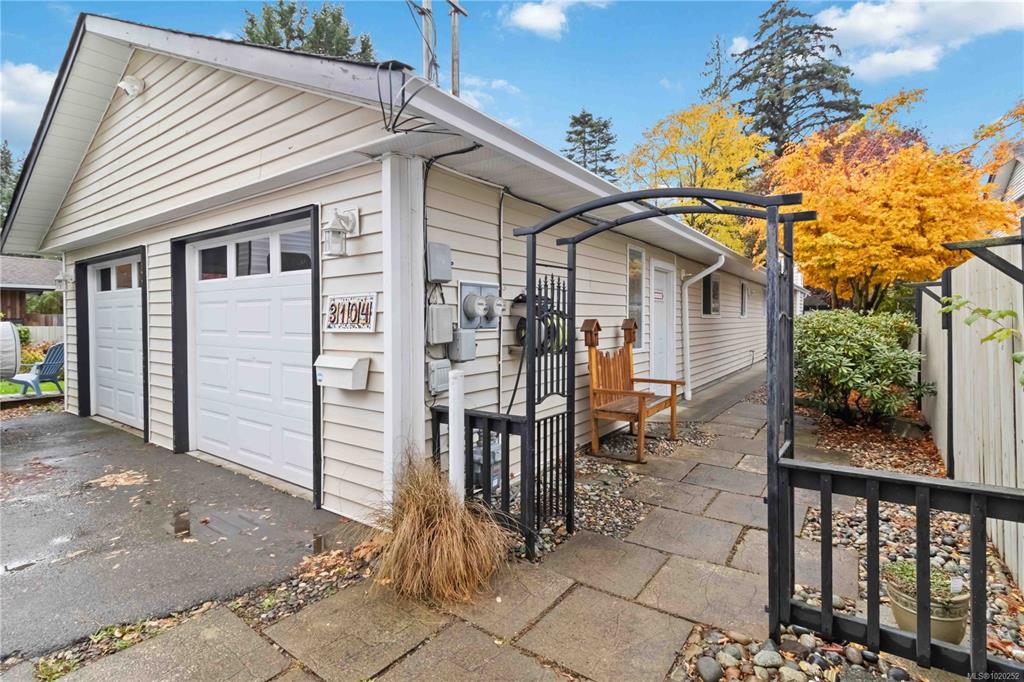 Third View of 3104 Glen Lake Rd, Langford, BC, V9B 4B7