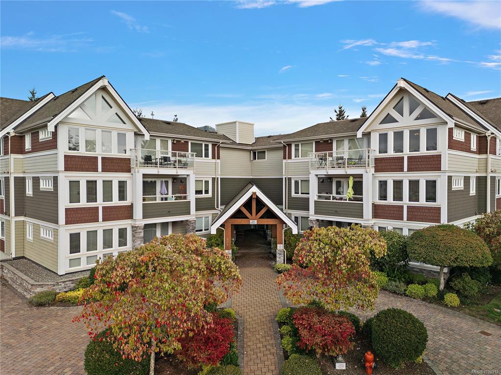 535 Heatherdale Lane, 1020312, BC,