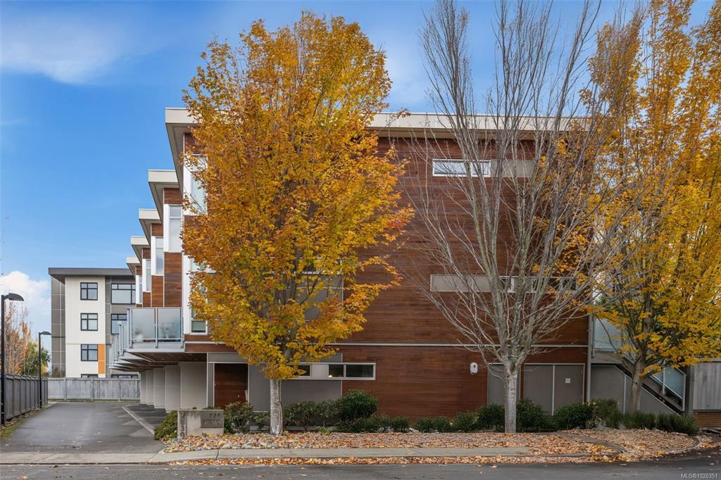 Third View of 2830 Irma St, Victoria, BC, V9A 1S2