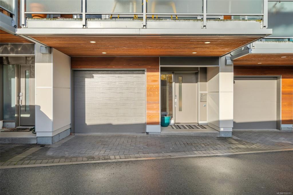 Fourth View of 2830 Irma St, Victoria, BC, V9A 1S2