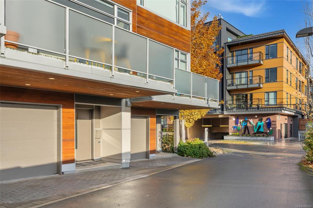 Fifth View of 2830 Irma St, Victoria, BC, V9A 1S2