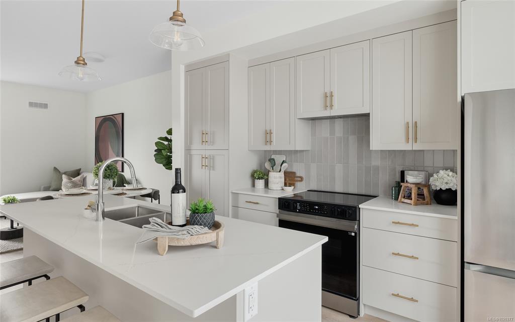 Second View of 2538 Shelbourne St, Emerson, Victoria, BC, V8R 4L5