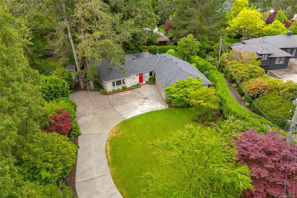 1941 Mayfair Dr, 1020409, BC,