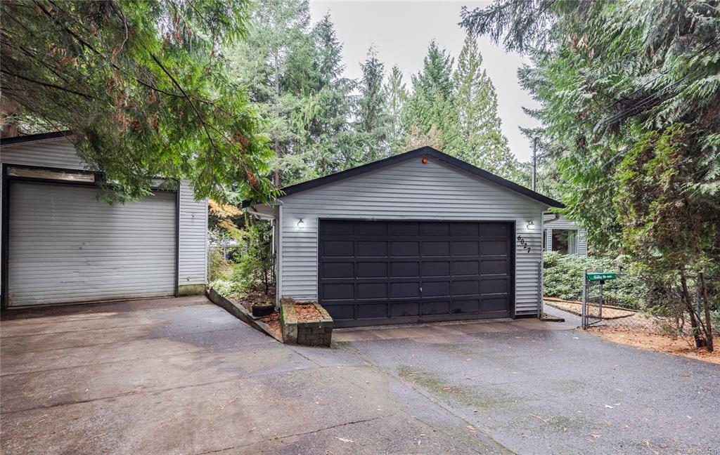 6027 Marie Pl, 1020421, BC,