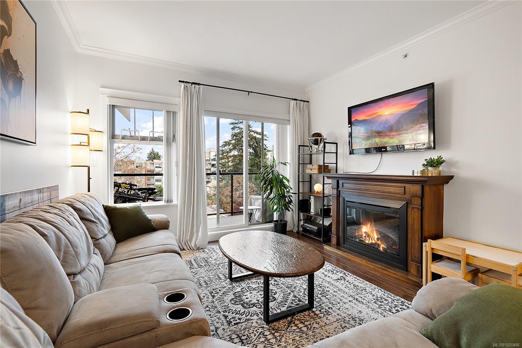 2881 Peatt Rd, 1020486, BC,