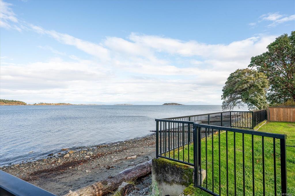 Third View of 7850 Shangri La Rd, Lantzville, BC, V0R 2H0