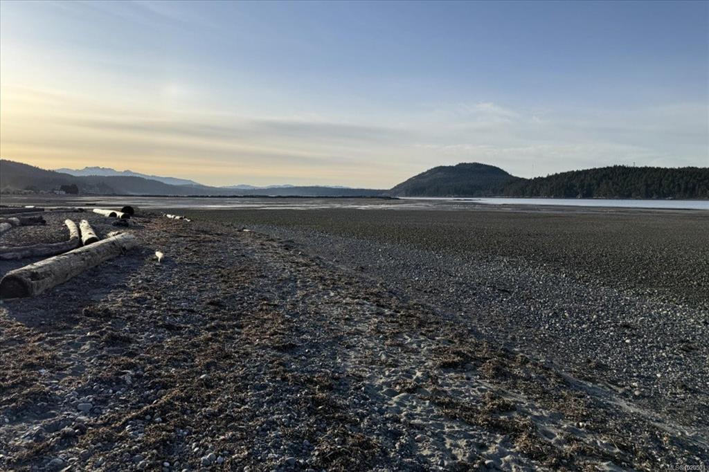 Fourth View of 7850 Shangri La Rd, Lantzville, BC, V0R 2H0