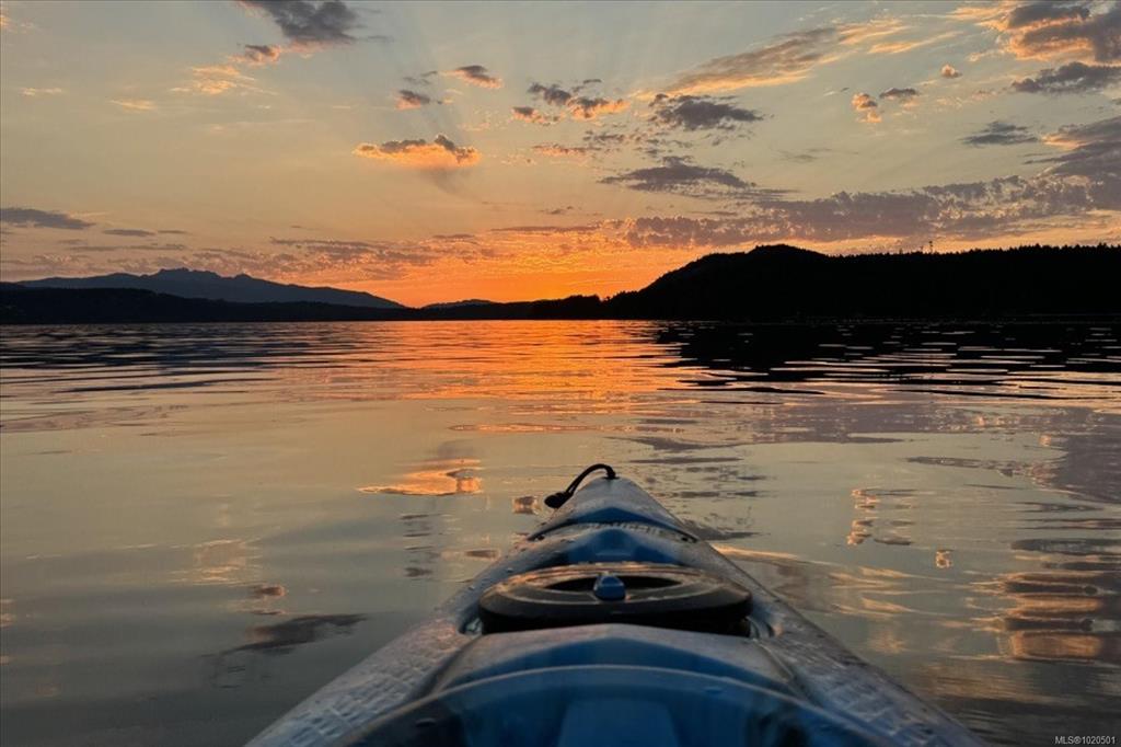 Fifth View of 7850 Shangri La Rd, Lantzville, BC, V0R 2H0