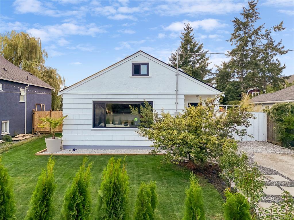Main View of 2540 Blackwood St, Victoria, BC, V8T 3W1