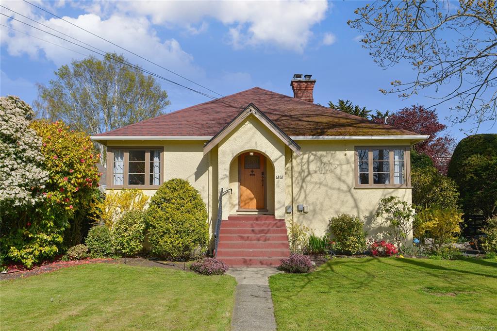 Second View of 1375 Monterey Ave, Oak Bay, BC, V8S 4V9