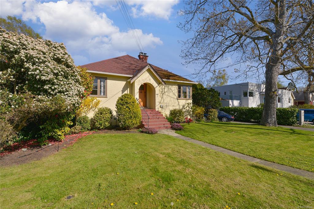 Third View of 1375 Monterey Ave, Oak Bay, BC, V8S 4V9