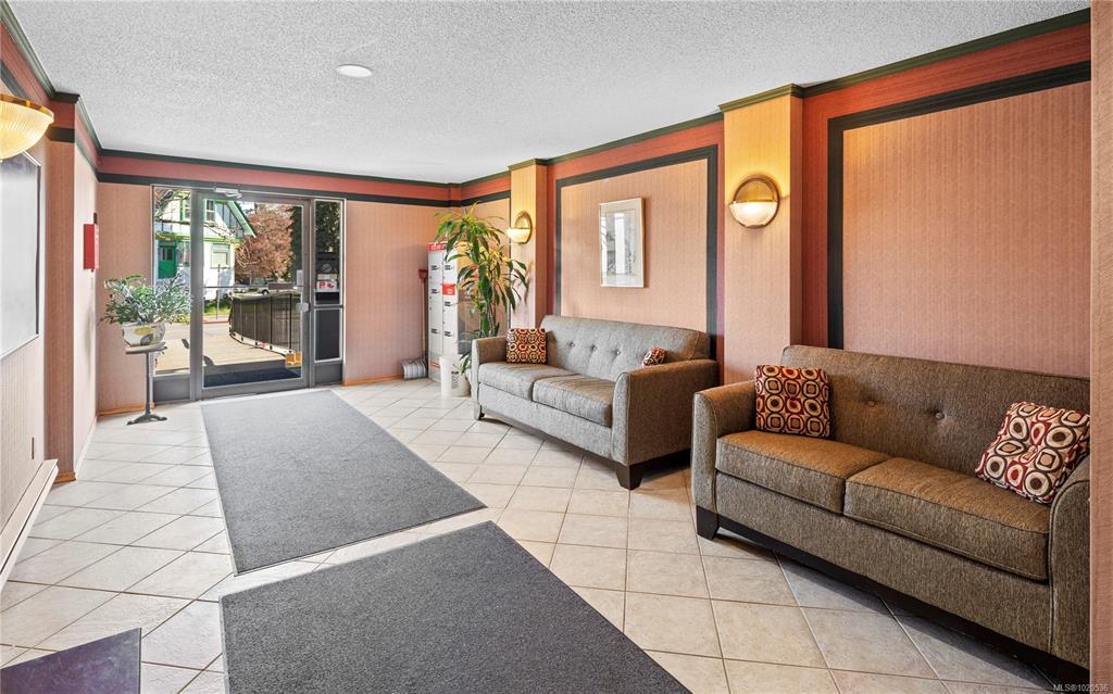 Fourth View of 1241 Fairfield Rd, WORTHINGTON COURT, Victoria, BC, V8V 3B3