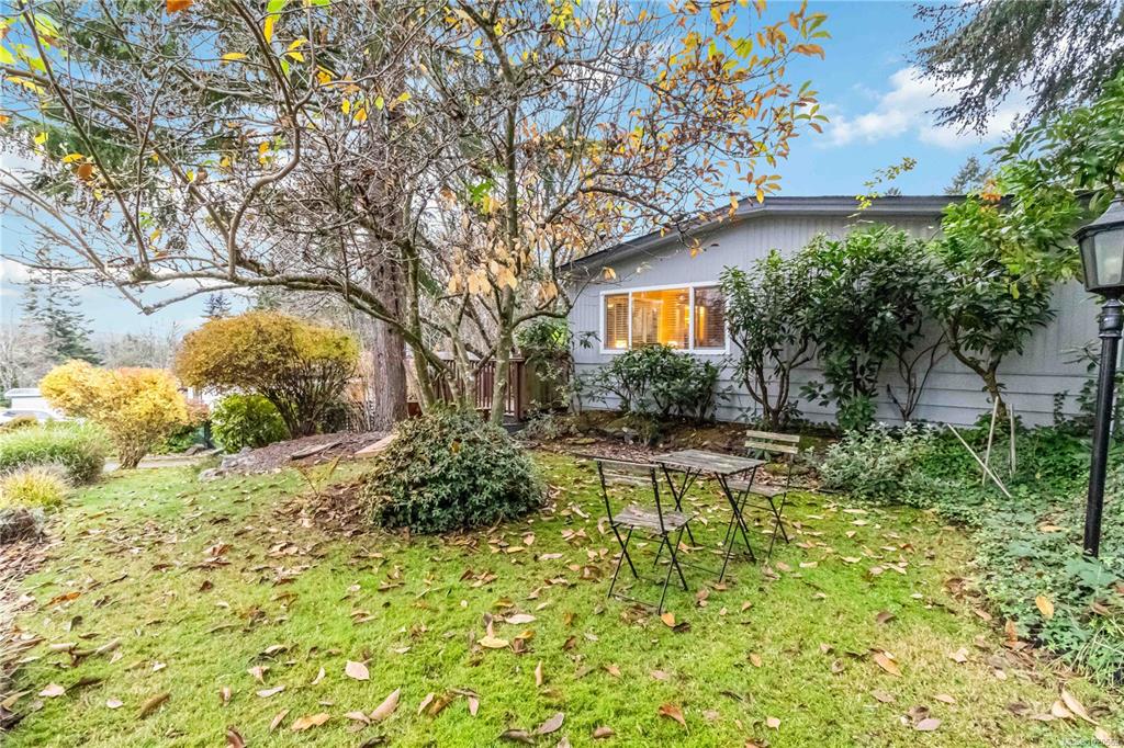 5838 Blythwood Rd, 1020569, BC,