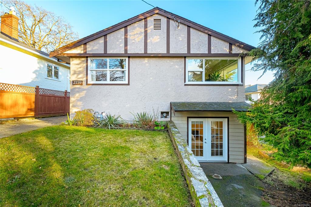 Third View of 2739 Grosvenor Rd, Victoria, BC, V8T 3M8
