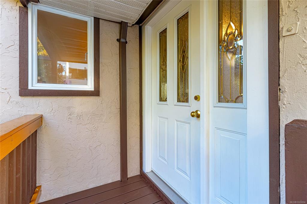 Fifth View of 2739 Grosvenor Rd, Victoria, BC, V8T 3M8