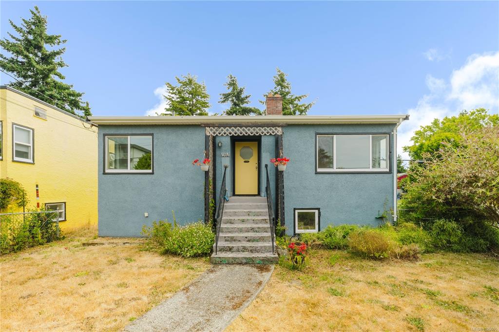 Third View of 1905 Lee Ave, Victoria, BC, V8R 4W9