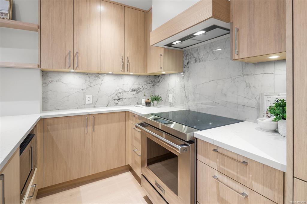 Fourth View of 5229 Cordova Bay Rd, Tiller & Grace, Saanich, BC, V8Y 2L1