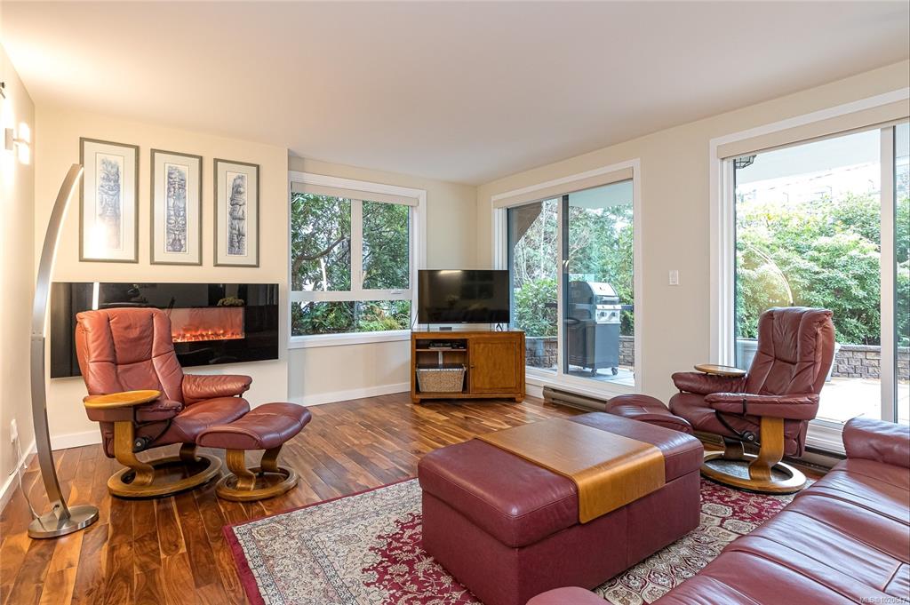 1375 Newport Ave, 1020647, BC,