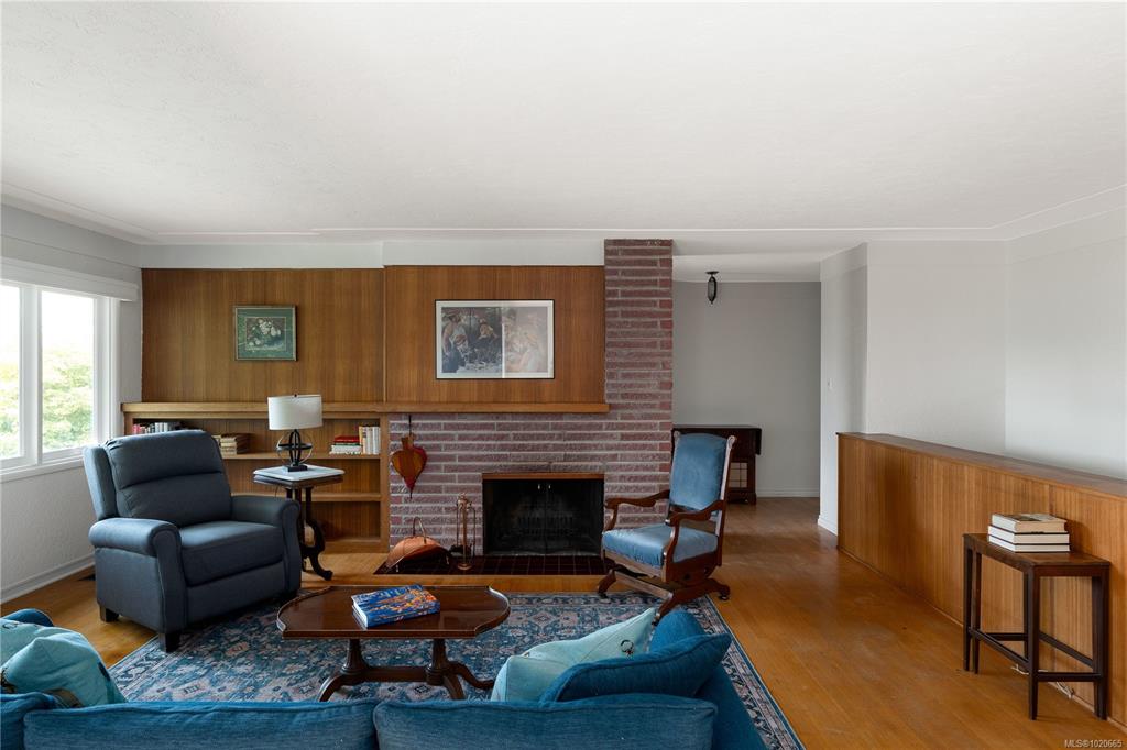 Fifth View of 645 Transit Rd, Oak Bay, BC, V8S 4Z4