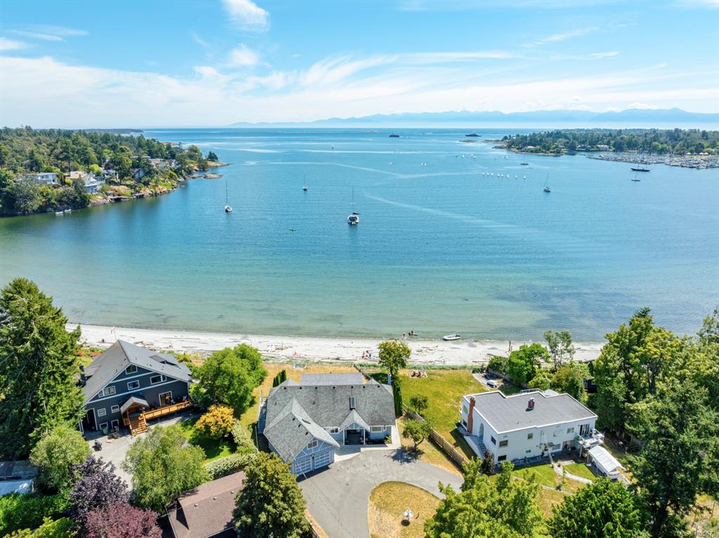 3905 B Cadboro Bay Rd, 1020673, BC,