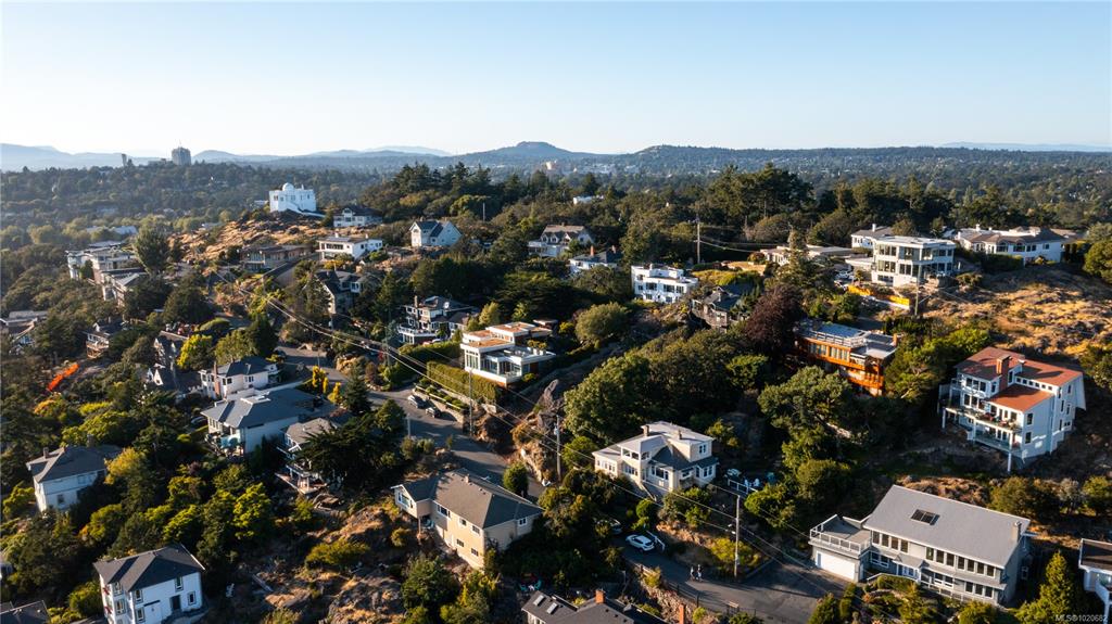 Fifth View of 176 Barkley Terr, Oak Bay, BC, V8S 2J6