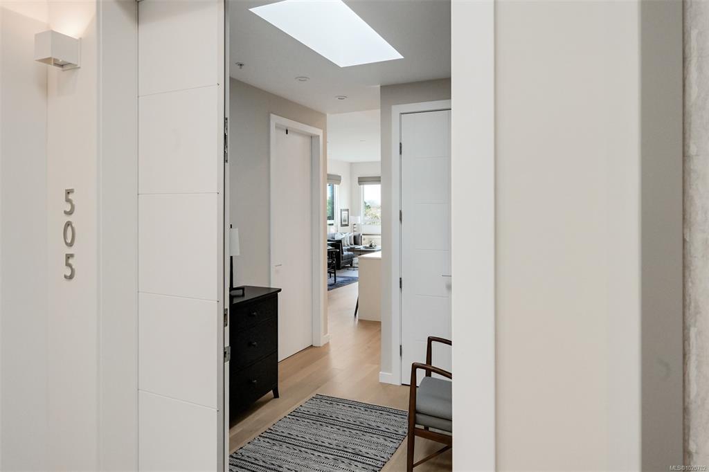 Fifth View of 2285 Bowker Ave, Bowker Collection, Oak Bay, BC, V8R 2E2