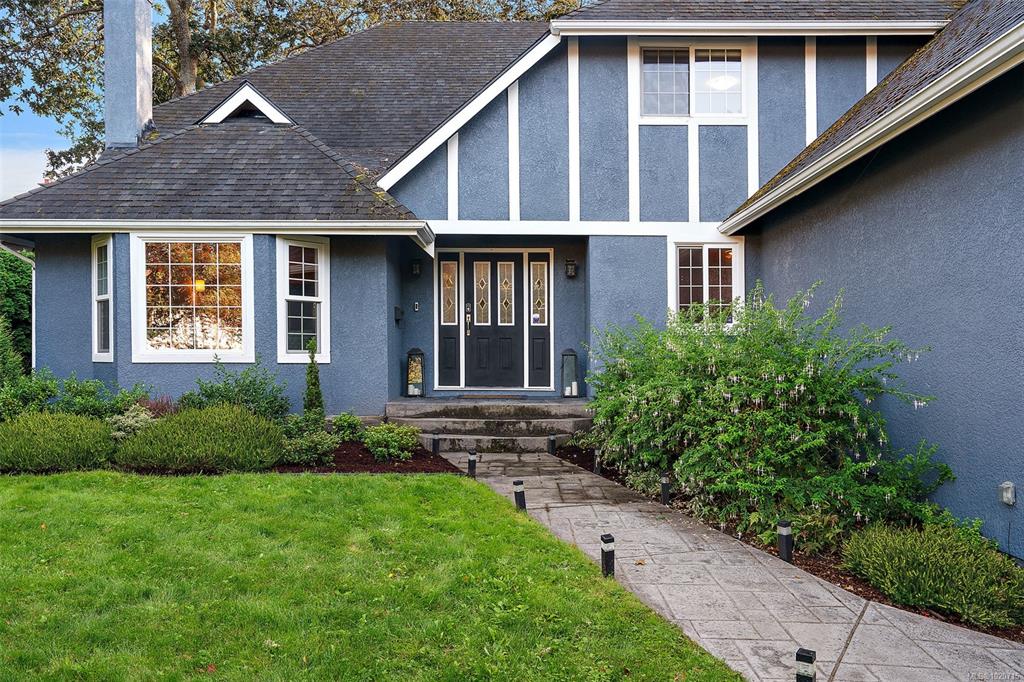 Fourth View of 2023 Runnymede Ave, Oak Bay, BC, V8S 2V5